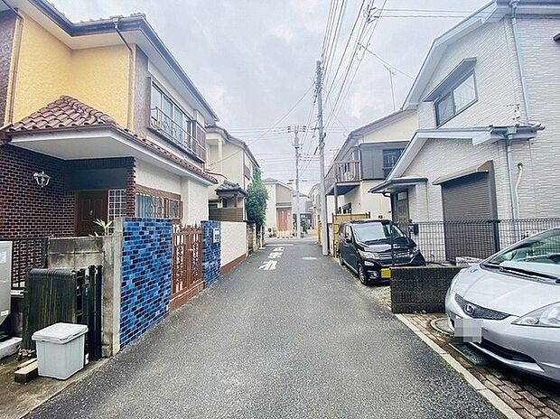 周辺は静かな住宅街です。