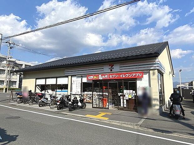 セブンイレブン京都鷹峯藤林店まで779m