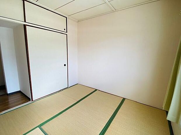 和室・4.5帖和室。夏は涼しく、冬は暖かく過ごせる畳のお部屋。