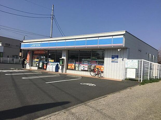 ローソン伊勢原上粕屋店まで590m