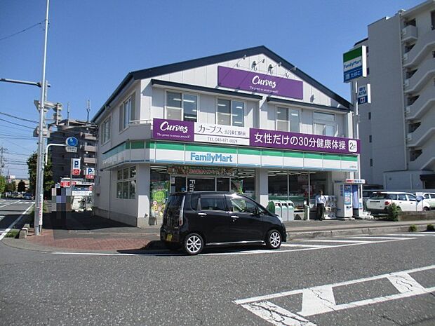 ファミリーマート土呂駅前店（270m）