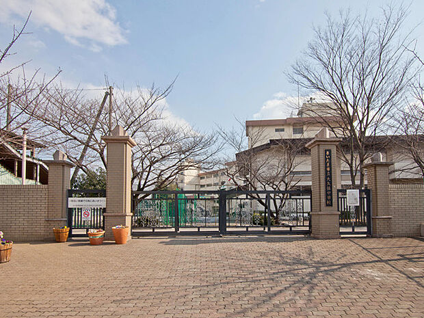 さいたま市立大久保中学校（700m）