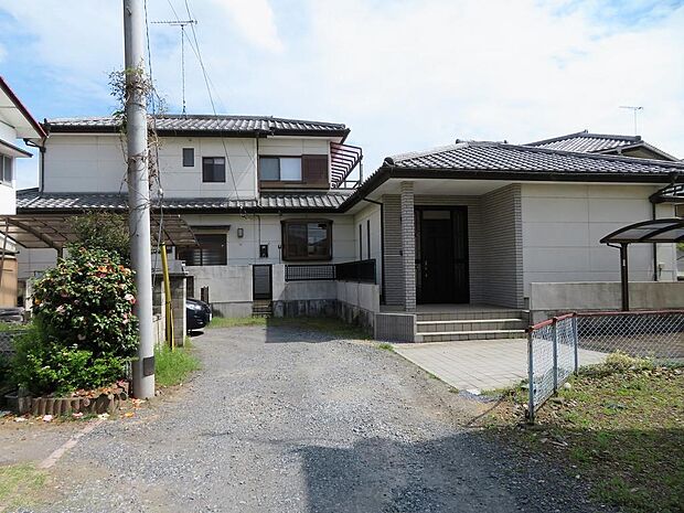 栃木市大平町富田に建つ、リノベーション住宅の5LDK。即入居可能です。当社窓口でご成約のお客様には現金１０万円分をキャッシュ・バックします。リフォーム完成しました。室内のご案内可能です。