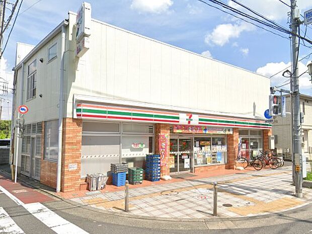 セブンイレブン足立梅島駅北店：281ｍ（徒歩4分）