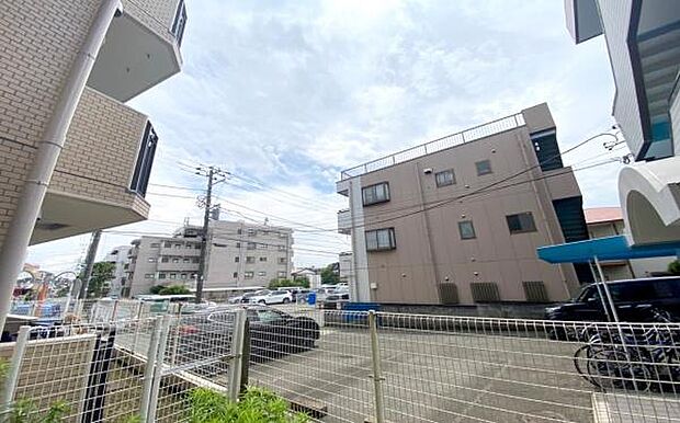 「空」×「光」×「風」。開放感を具現化したような現地は、まさに「永住の地」としての選択肢です。