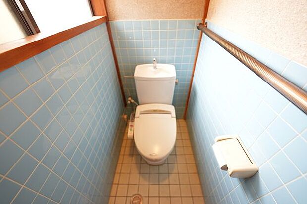 トイレは温水洗浄便座です。