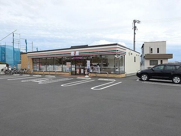 セブン‐イレブン 川辺町石神店車で4分 2580m