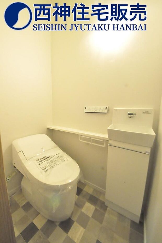 1階お手洗いになります。高機能型節水トイレとなっております。現地（2022年10月31日）撮影