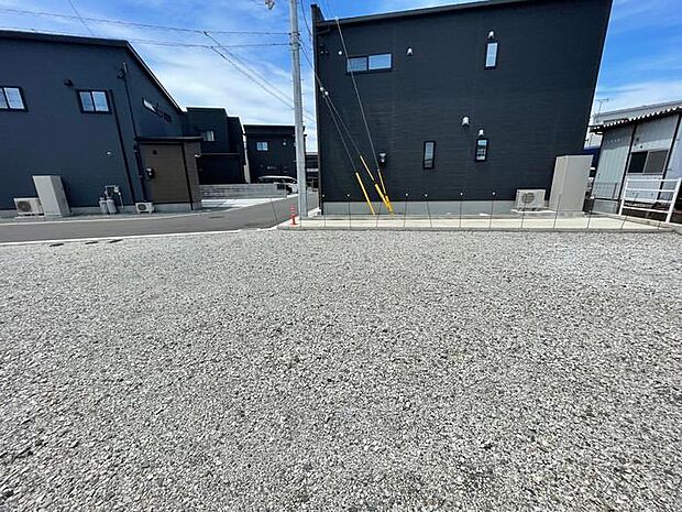 周りに高い建物がないので陽当たり良好です♪周辺は新築住宅が次々と建築されています！