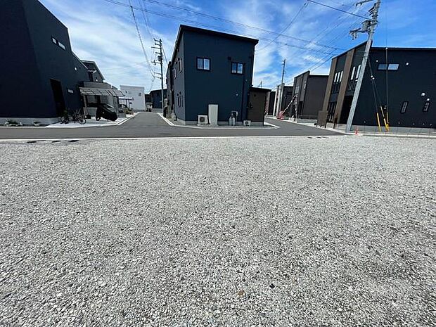 充分な広さがありますので、敷地内に駐車スペースを作ることも可能です♪