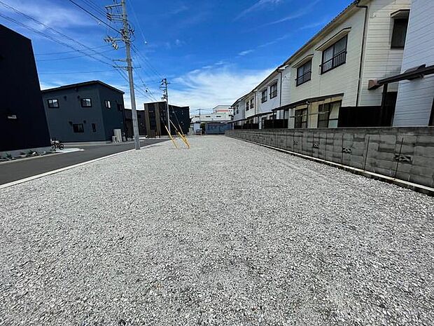 充分な広さがありますので、敷地内に駐車スペースを作ることも可能です♪