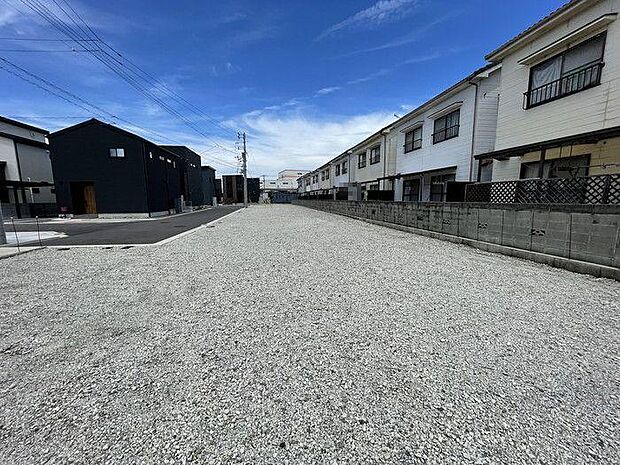 充分な広さがありますので、敷地内に駐車スペースを作ることも可能です♪