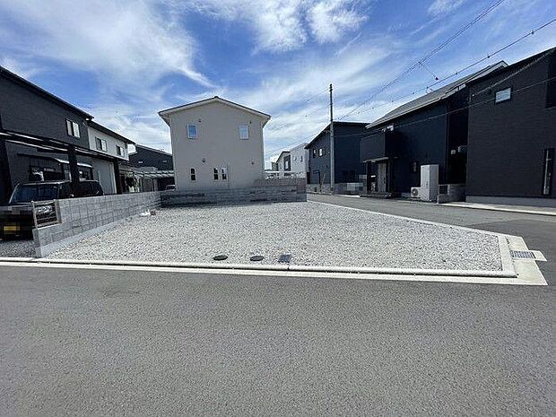 更地の状態ですので、土地の状態が確認できて安心です♪