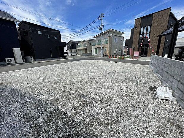 充分な広さがありますので、敷地内に駐車スペースを作ることも可能です♪