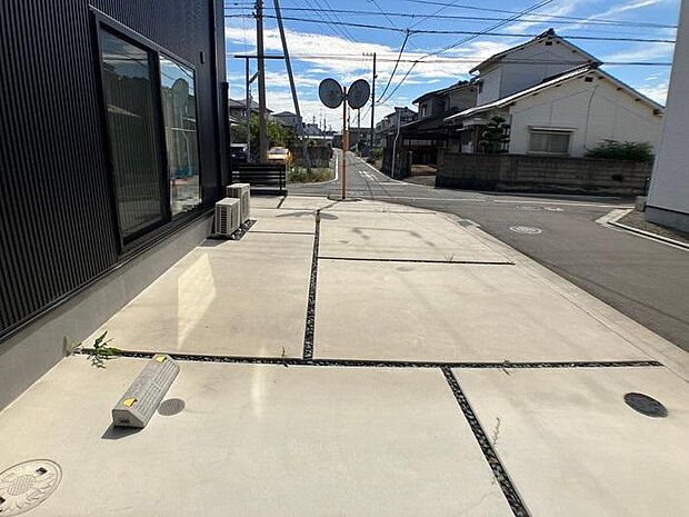 急な来客にも安心♪駐車4台可♪