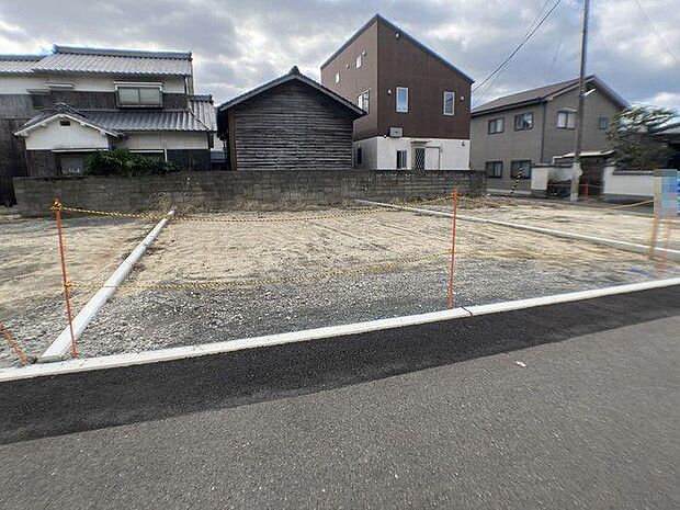 閑静な住宅地ですが、国道までのアクセスがいいので生活便利です♪