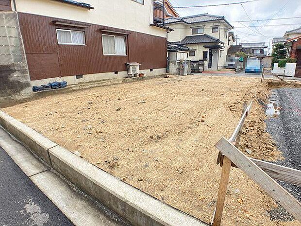 徒歩5分圏内にスーパー・ドラッグストアがございますので、毎日のお買い物にもとても便利です!