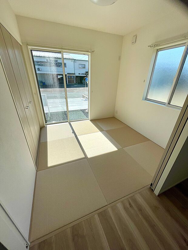 1階和室4.5帖は、客間としてもお昼寝場所としても最適な空間です。