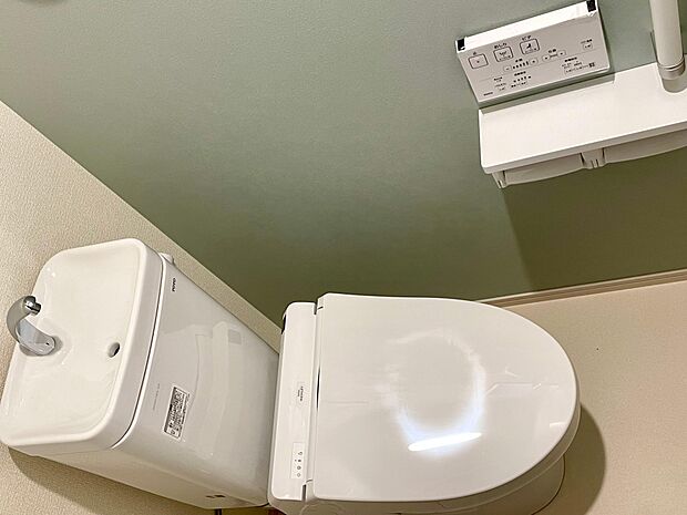 1階トイレはウォシュレット機能付きトイレです♪