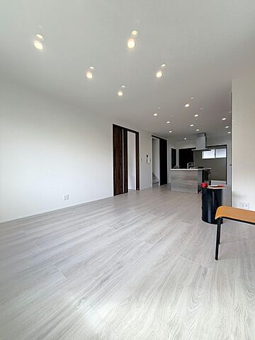 リビング/ダイニング 広島市安佐北区亀山南2丁目