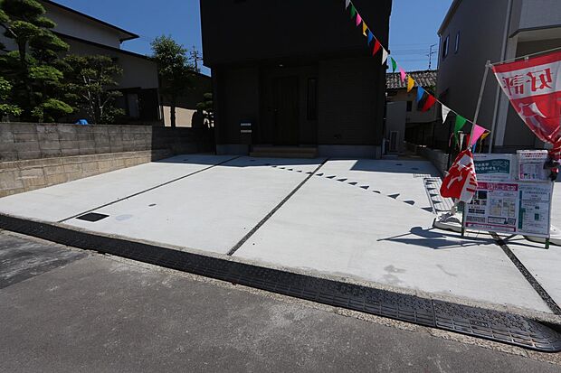 駐車場3台可能です♪