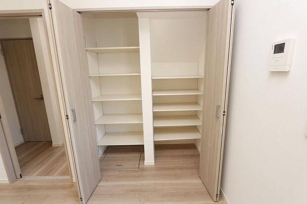 収納付きのキッチン♪