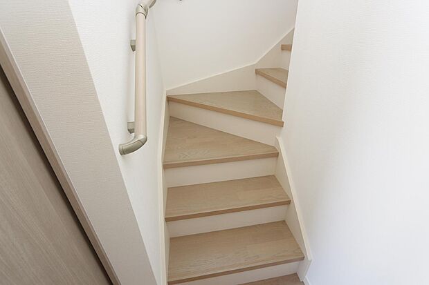 段差が急ではないので、昇り降りが楽な階段♪