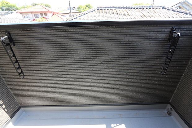 背の高いバルコニーなのでプライベートが守られています