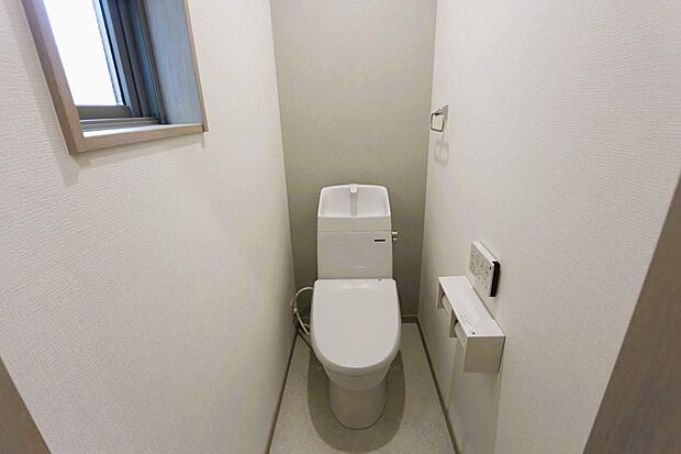 写真は1階トイレですが、2階にもあります♪