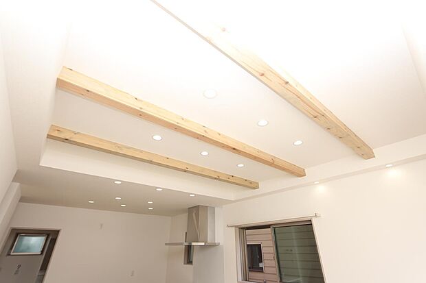 スタイリッシュな内装が人気の戸建です♪