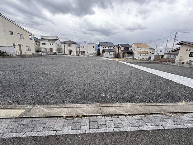 くすりのレディ志津川店まで約400ｍ♪医薬品や衛生用品等、商品の種類や選択肢が豊富で安心です♪