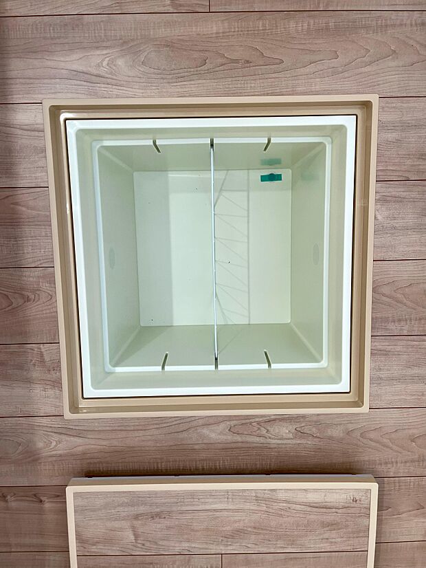 嬉しい床下収納付き♪