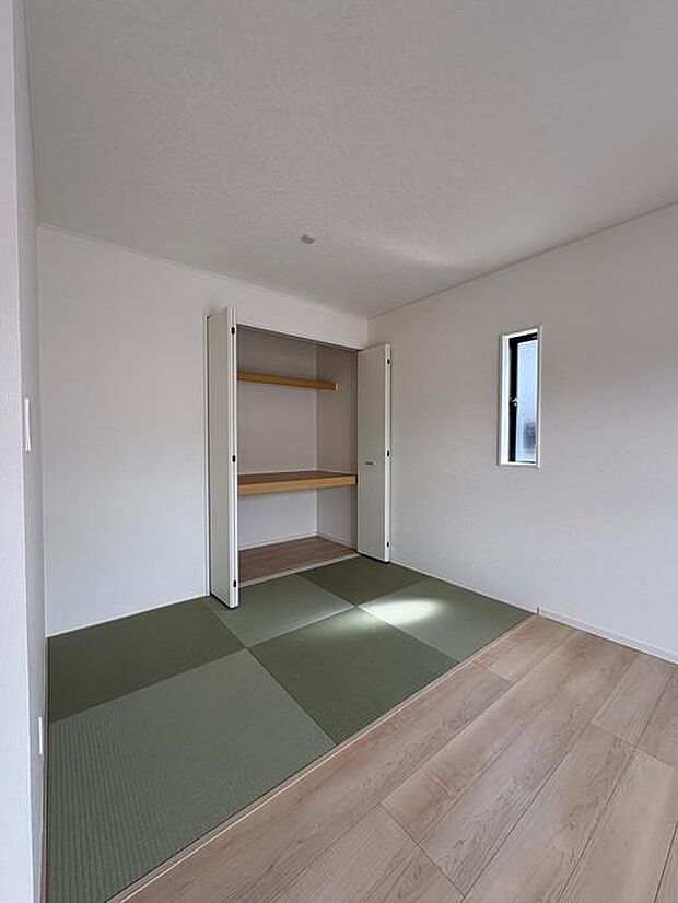 くすりのレディ潮見店まで約250ｍ♪医薬品や衛生用品等、商品の種類や選択肢が豊富で安心です♪