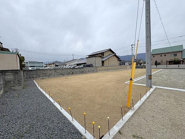 松山市内の銀行でしたら、どちらも提携しておりますので、お客様の支払い方や借り入れ状況に応じて、一番合ったご提案をさせていただきます♪