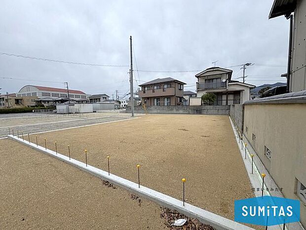 東温市見奈良にあります、2区画分譲地の1区画です♪約61坪ございます♪