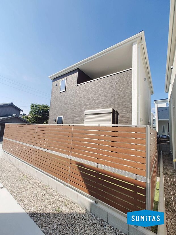 目隠しフェンス有でプライベート空間が保てます。