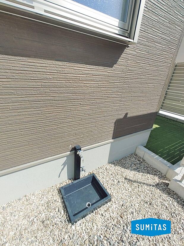 立水栓もあるので敷地内で洗車もしやすいです♪