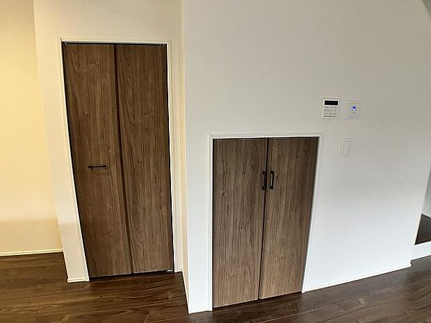 キッチン横の収納。収納はあればあるほど助かります。