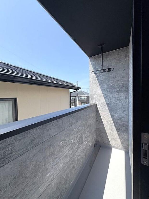 セブン-イレブン 松山今在家町店まで約950m♪夜遅くや早朝にも必要なものが購入できて便利です♪