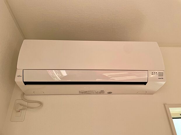 リビングには大容量のエアコンが標準で設置してあります♪