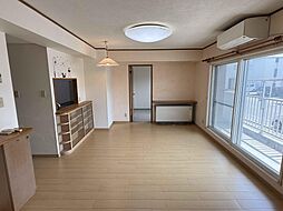 グレートヒル野幌II 4LDKのリビング/ダイニング