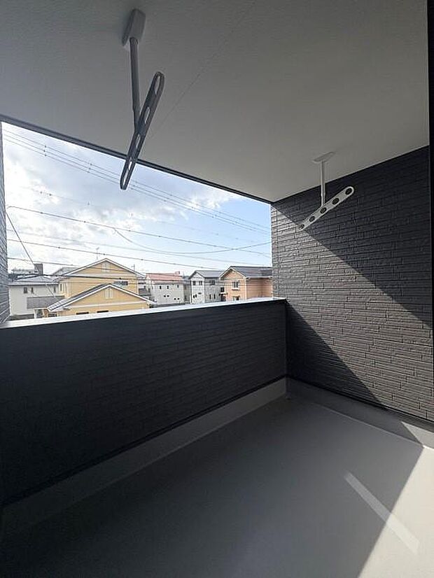 ラ・ムー 松山中央店まで約1000m♪日用品の買い物に便利です♪