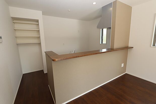 カウンターキッチンは、お子様の様子を家事をしながら見れるので安心♪