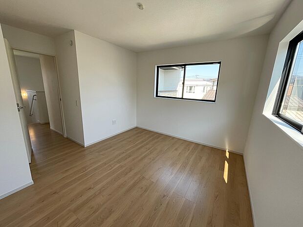 もうひとつの2階居室はお子さんの成長に合わせて活用できます♪