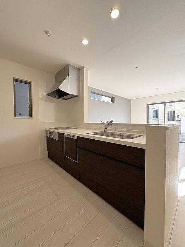 忙しい毎日の家事をサポートする、嬉しい食洗機付き♪家事の負担が減り、ゆったりした時間が増えます♪