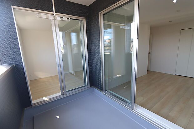 2室から行き来出来るのがおススメです♪