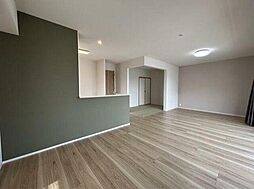 リビオ明野中央エミシア 601 4LDKのリビング/ダイニング