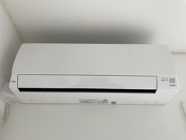 リビングには大容量のエアコンが標準で付いています♪