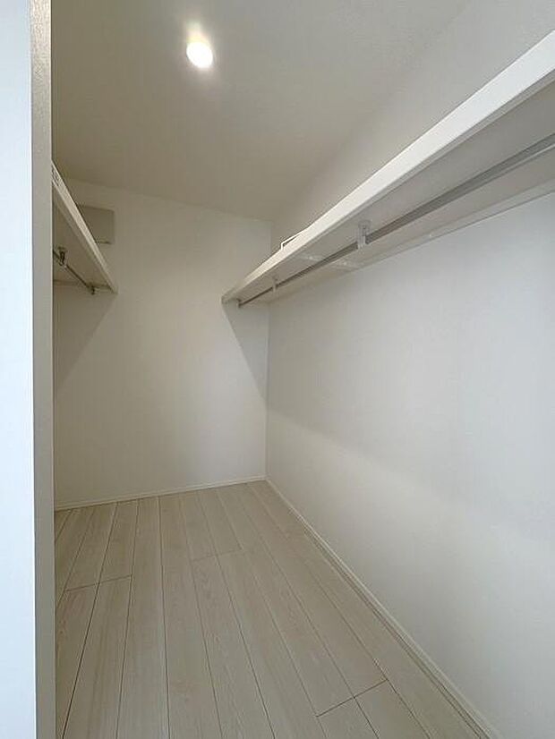 2階約7.5帖にあるウォークインクローゼットです♪
