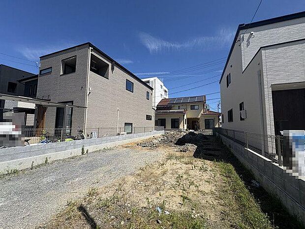 ファミリーマート 松山土居田駅前店まで約300ｍ♪ちょっとしたお買い物や急な用事にも便利です♪